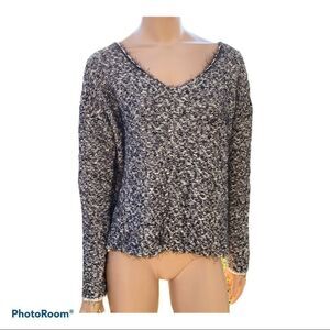 Tildon V neck soft fuzzy black white sweater S